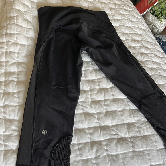 Lululemon crop leggings. - Picture 4 of 6